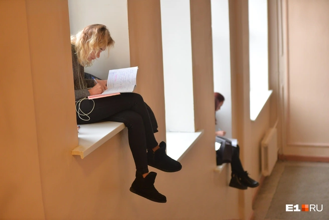 Некоторые университеты могут поднять планку для абитуриентов | Источник: Артем Устюжанин / E1.RU