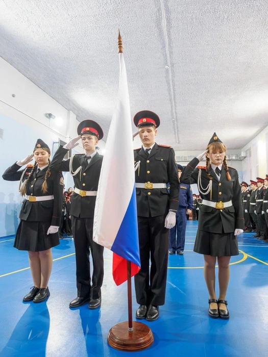 Торжественная церемония завершилась экскурсией по школьному музею, где хранятся уникальные экспонаты | Источник: пресс-служба ЧЭМК