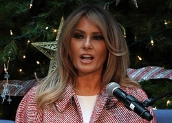 Почему Мелания Трамп стала блондинкой?