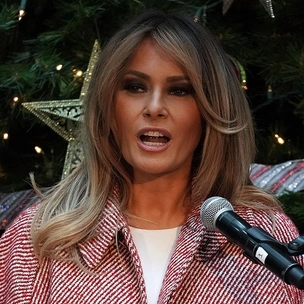 Почему Мелания Трамп стала блондинкой?