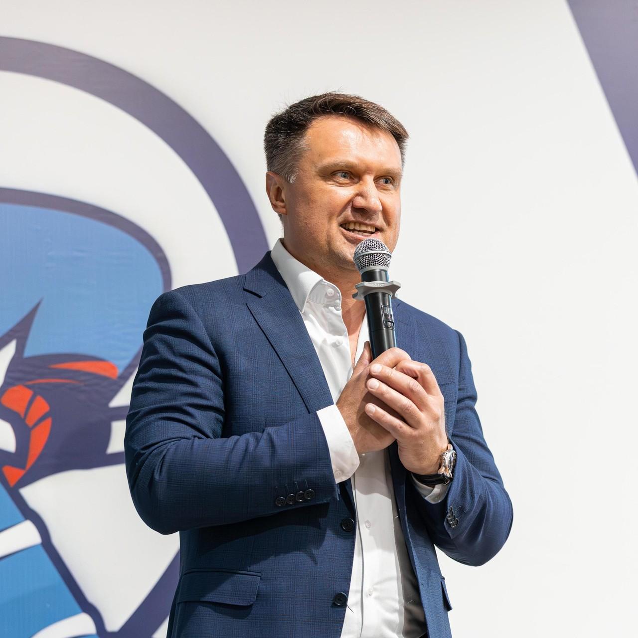 <p>Дмитрий Дронов</p>