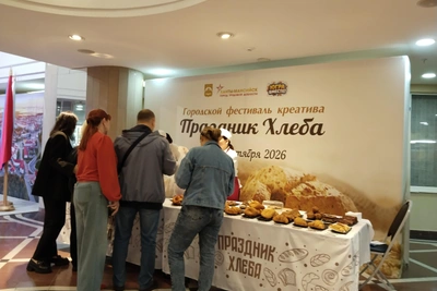 В Югре на выборах продают выпечку и проверяют здоровье