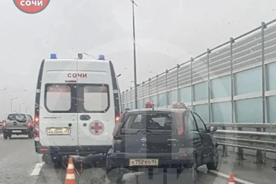 Авария на трассе к Красной Поляне заблокировала движение