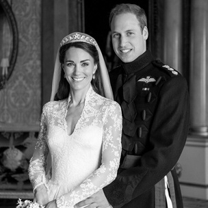 Старое фото в мрачных тонах: как выглядит портрет принца Уильяма и Кейт Миддлтон в честь годовщины (и почему он напугал поклонников)