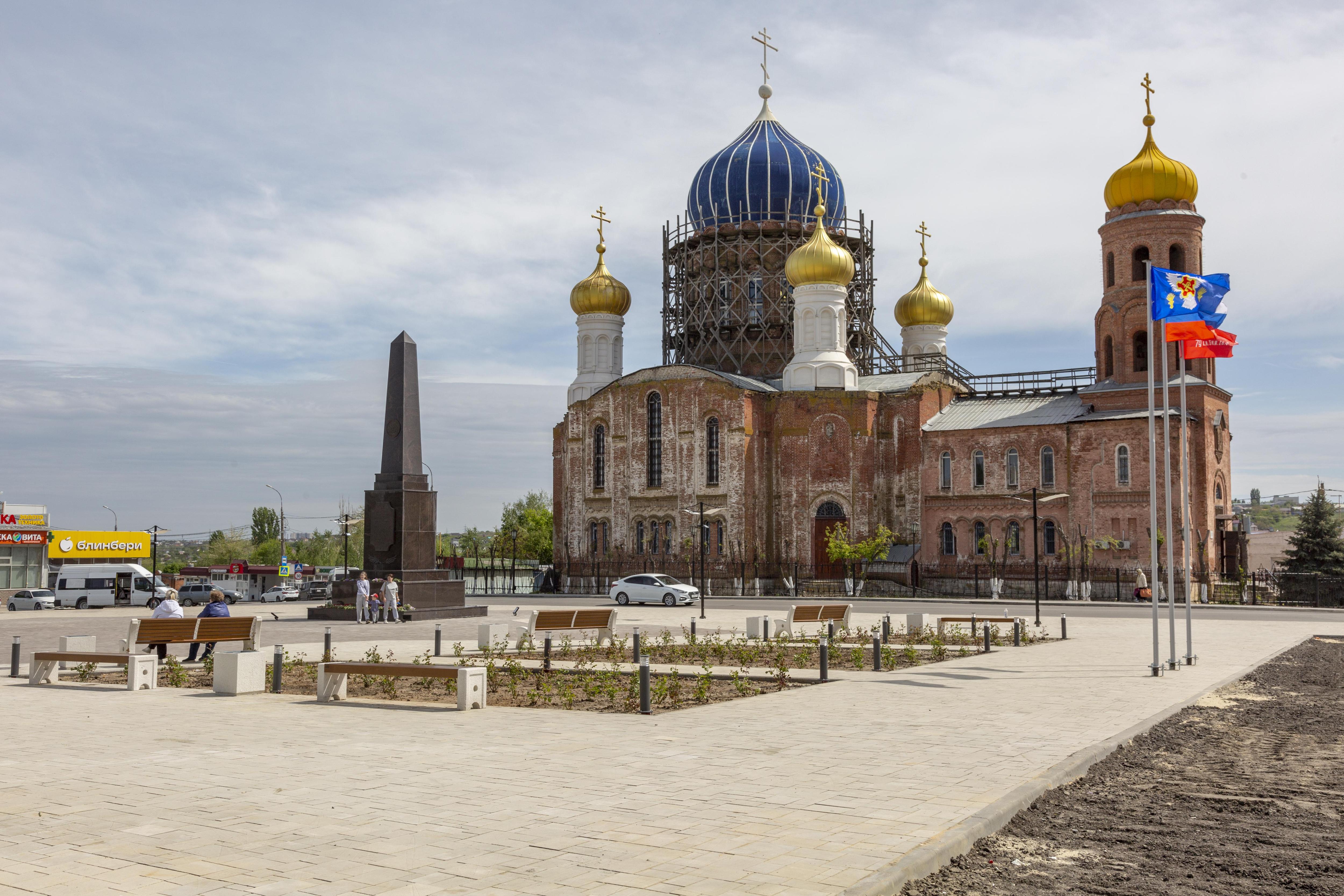 Под Волгоградом открыли обелиск на недоделанной площади Павших борцов