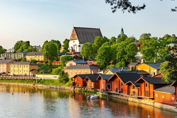 Угадаете, где в 2026 году живут самые счастливые люди? Проверьте себя по полному рейтингу стран