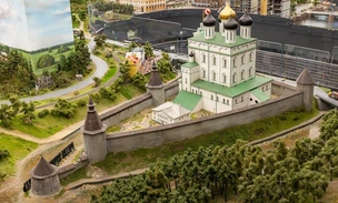 Мини-Россия, которая подмигивает: самые удивительные пасхалки «Царь-макета»