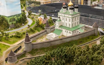 Мини-Россия, которая подмигивает: самые удивительные пасхалки «Царь-макета»