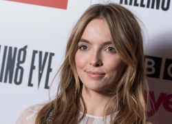 Звезда сериала «Убивая Еву» не может устроить личную жизнь