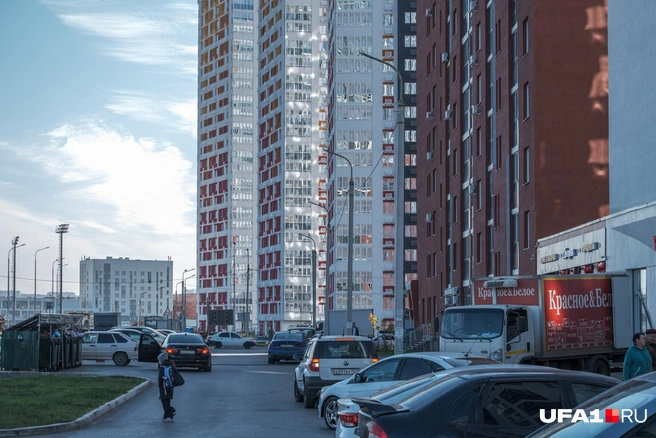 Кто-то идет в школу | Источник: Булат Салихов / UFA1.RU