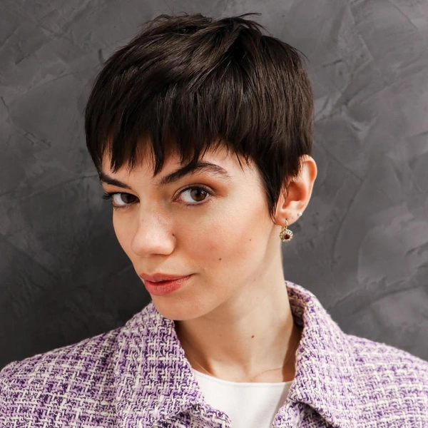 короткие стрижки, короткая стрижка женская, модные короткие стрижки, короткие стрижки 50, короткая стрижка с челкой, короткие стрижки 2025 женские, стрижка на короткие волосы для женщин, стрижка на короткие волосы фото, короткие стрижки женские фото | Источник: Социальные сети