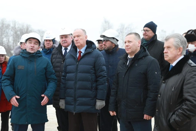 Михаил Евраев и Николай Патрушев осмотрели объект | Источник: правительство Ярославской области