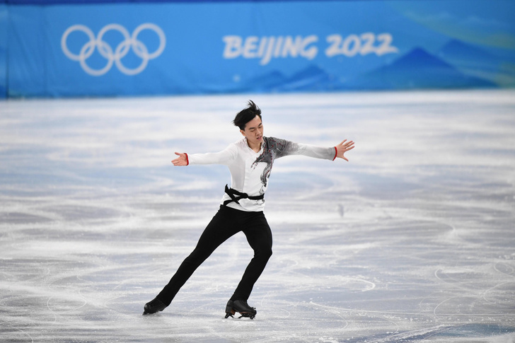 «Терял надежду, а теперь горд»: фигурист США Винсент Чжоу радуется золоту Олимпиады, отобранному у россиян