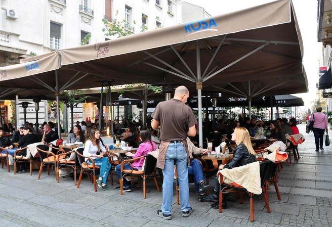 Тоска по сырникам и тыквенному латте. Петербургские рестораторы решили кормить за границей ностальгирующих россиян | Источник: Галина Азулай/Коммерсантъ