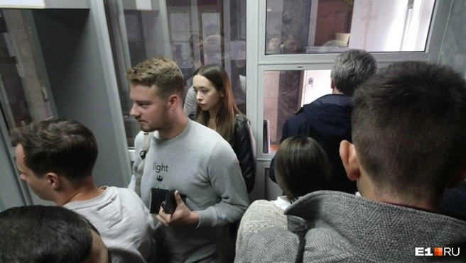 В Ленинском районном суде Екатеринбурга начался процесс над Владимиром Пузыревым, который сбил на Honda троих пешеходов на Фурманова  | Источник: Роман Марьяненко / E1.RU