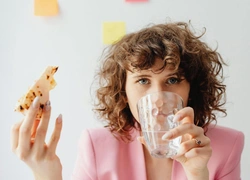 Перекусы: полезная привычка или вред для здоровья?