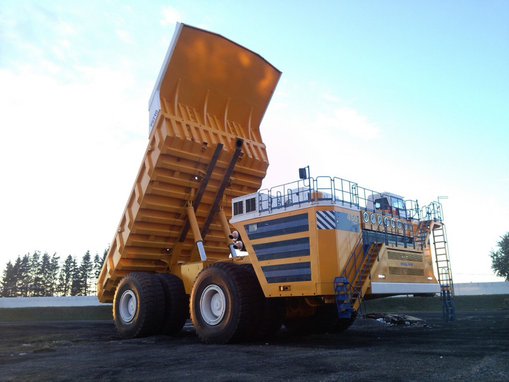 БелАЗ-75710 — наш самый большой в мире грузовик