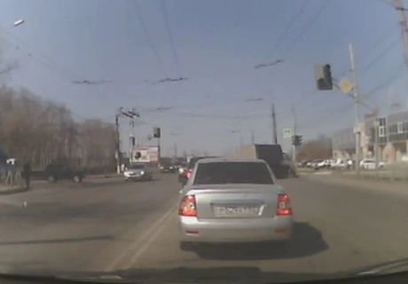ДТП с «Приорой» и «Газелью» в Рязани попало на видео | ya62.ru