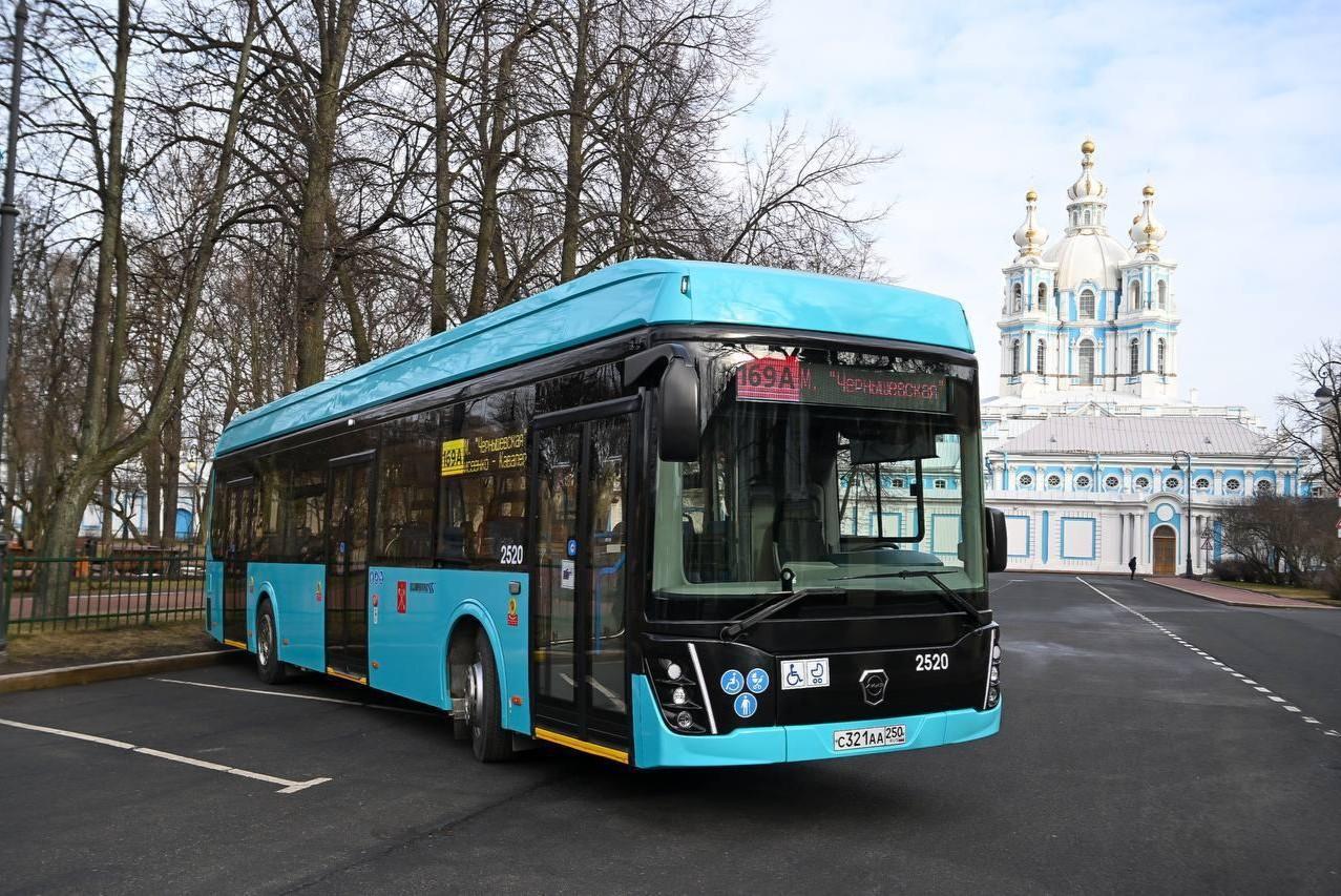 В Петербург привезли на пробу еще один электробус. Рассказываем, где его искать