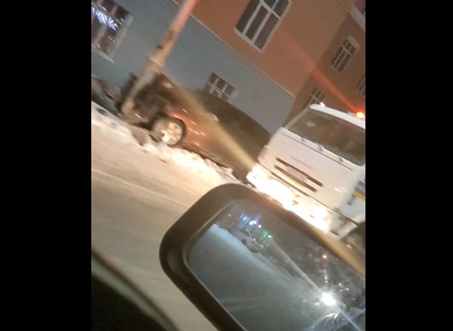 Опубликовано видео с места ДТП на улице Гагарина | ya62.ru
