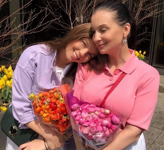Екатерина Стриженова с дочерью Анастасией | Источник: Соцсети