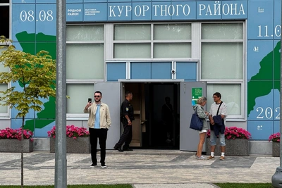 Выставки районов Петербурга: достижения и курьезы
