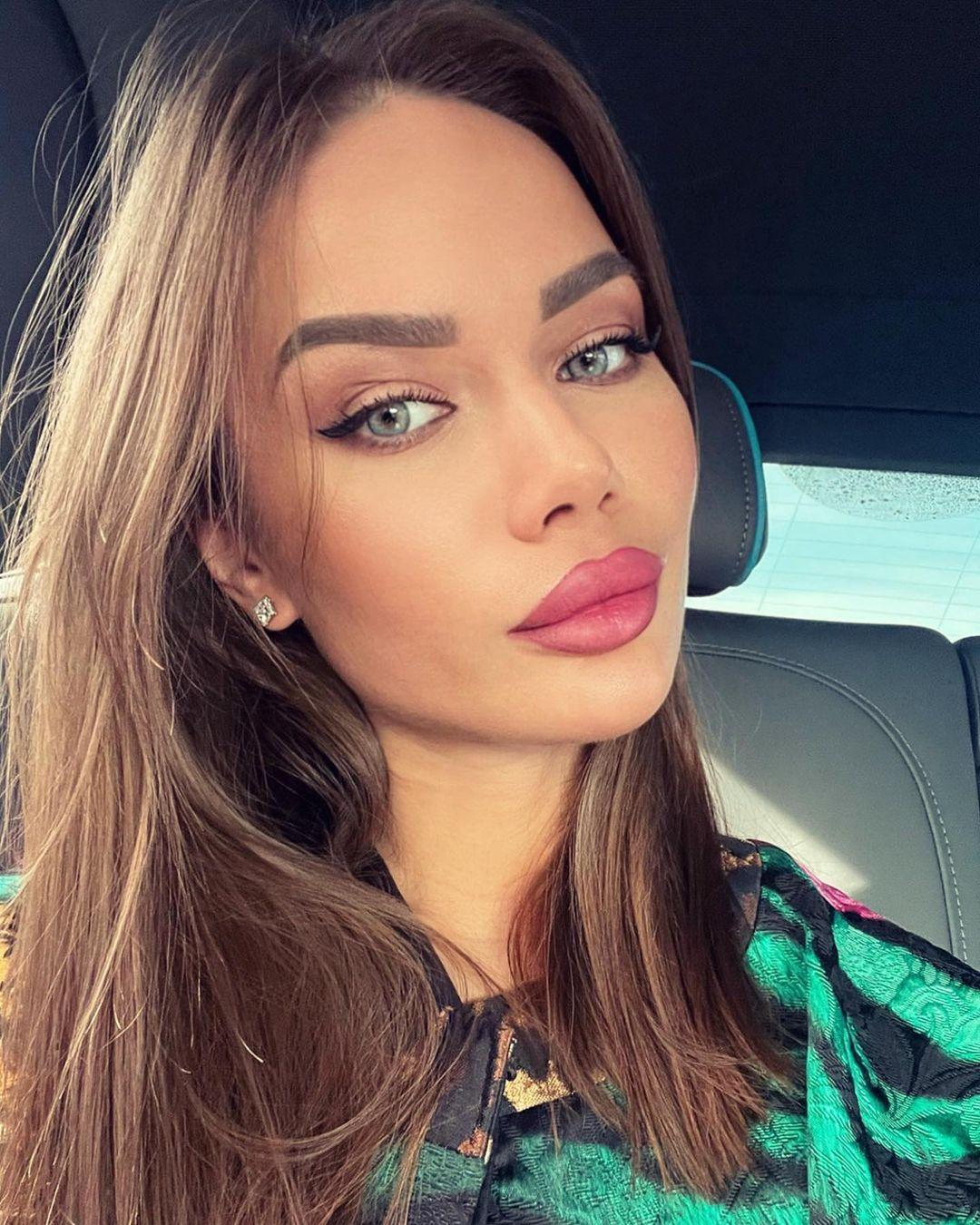 Яна Кошкина Актриса Фото В Купальнике