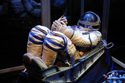 Космические лекции: одежда и топливо для орбиты