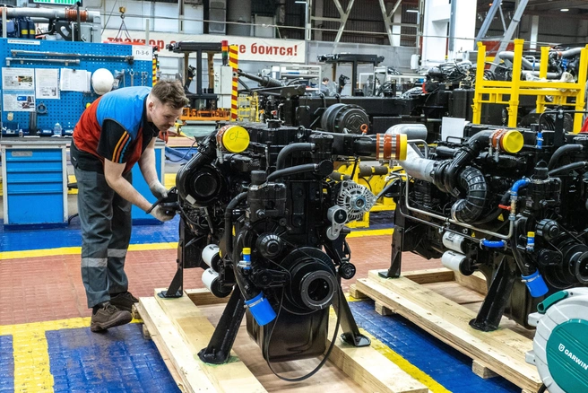 Парадоксы рынка труда России: рабочих не хватает, но их сокращают | Источник: Михаил Огнев / Fontanka.ru