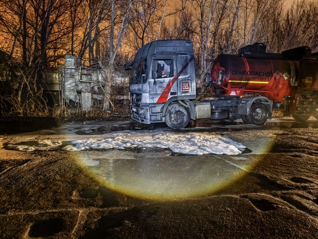 Второй бензовоз удалось отогнать в безопасное место | Источник: читатели V1.RU