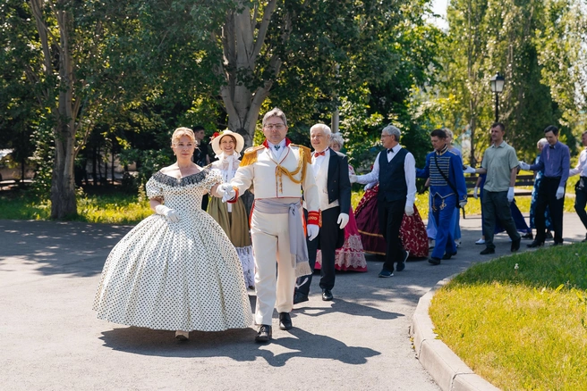 Иван Егоров занимается балами с 1996 года | Источник: предоставлено школой светского танца «Отражение»