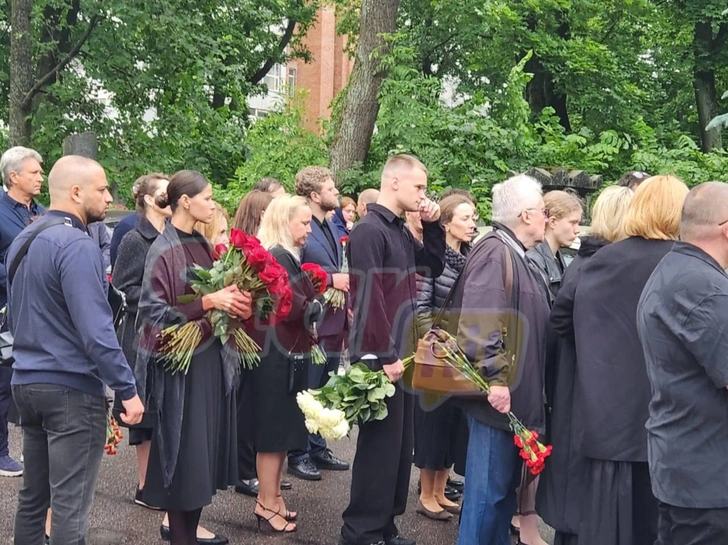 Полина приехала в Санкт-Петербург проститься с любимым человеком 