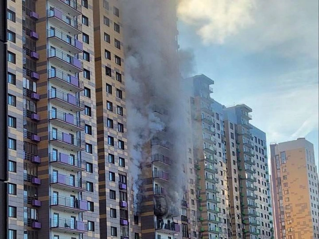 По словам местных, очаг возгорания находится в одной из квартир в корпусе 3 | Источник: Типичное Одинцово / T.me