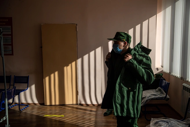 ТАСС: В России планируют ужесточить правила службы для срочников, ушедших в самоволку | Источник: Александр Ощепков / NGS.RU