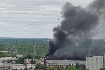 Пожар в Архангельске: столб черного дыма