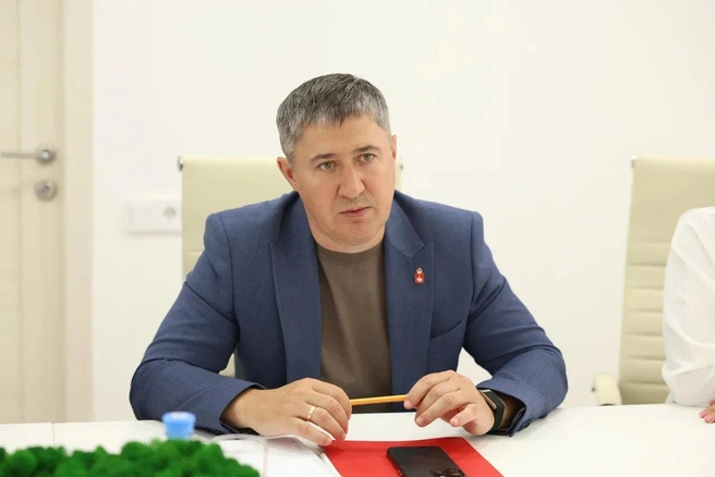 Глава региона отметил высокий уровень взаимодействия между региональными, муниципальными властями и Усольским калийным комбинатом | Источник: «Еврохим-УКК»