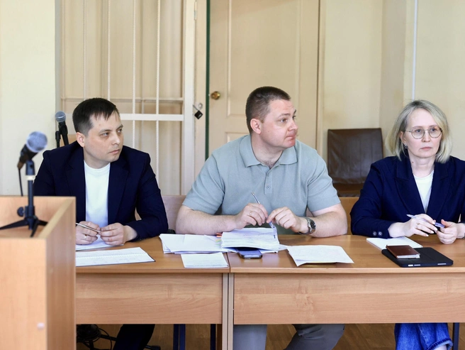 У Андрея Меньшенина в суде три представителя | Источник: Михаил Шилкин