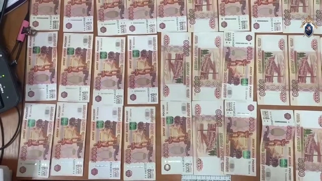 Изъятые у адвоката деньги | Источник: Следком Крыма и Севастополя / Telegram