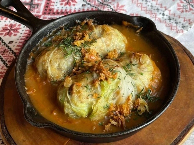 Голубцы с белыми грибами и перловой кашей | Источник: ЧӦСКЫТ КЕРКУ&nbsp;— Коми-пермяцкая кухня / VK.com