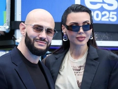 Ну и кто теперь на чилле?! Самойлова в откровенных нарядах гуляет по Парижу, пока Джиган воспитывает детей в Москве