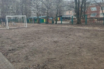 В Казани жители раскритиковали обновленный двор