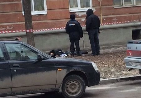 В Рязани мужчина упал с третьего этажа и погиб | ya62.ru