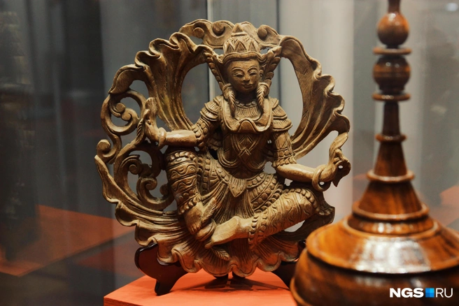 Многие экспонаты связаны с буддизмом | Источник: Маргарита Резникова / NGS.RU