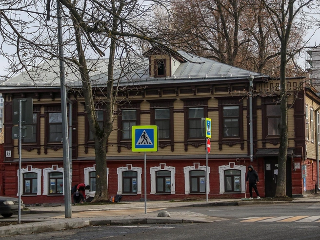 Здания в приемлемом состоянии подвергли покраске | Источник: Наталья Бурухина / NN.RU
