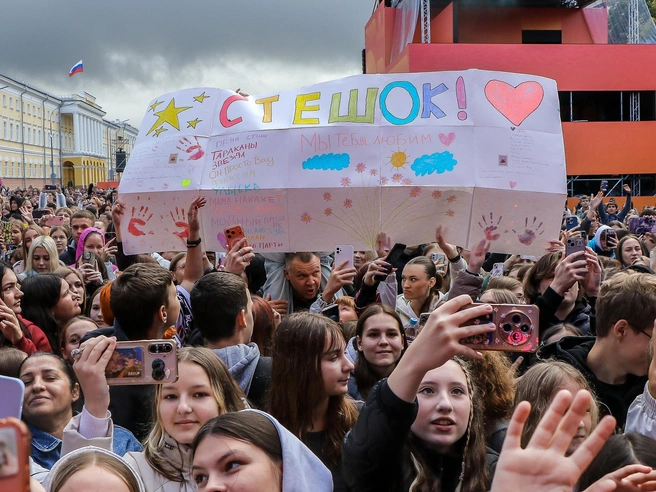 Дети подготовили плакаты | Источник: Наталья Бурухина / NN.RU