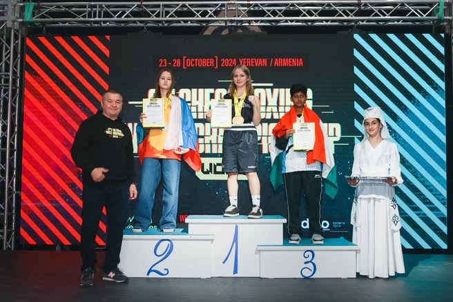 В 2024 году Настя Потапова впервые стала чемпионкой мира по шахбоксу! | Источник: Наталья Потапова
