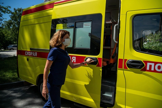 Пациентам должны помогать социальные службы, а не скорая помощь | Источник: Александр Ощепков / NGS.RU