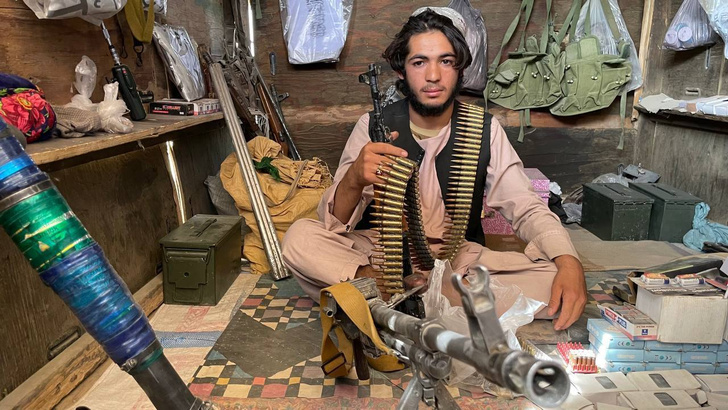 На рынках Афганистана начали продавать штурмовое оружие, поставляемое США