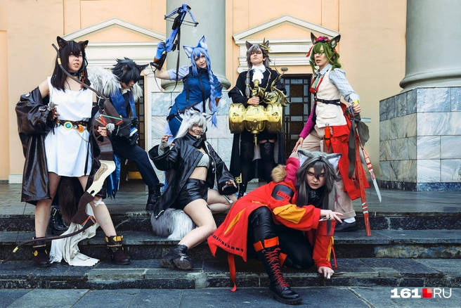 Группа косплееров в образах персонажей игры Arknights | Источник: Евгений Вдовин / 161.RU