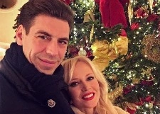 Дмитрий Дюжев с супругой вынуждены сдерживать гнев при детях
